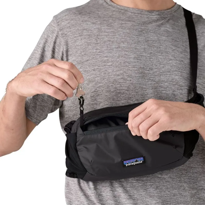 Patagonia Terravia Hip Pack 4L in Black-3