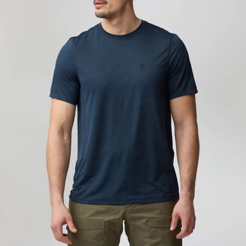 Fjallraven Abisko Lite SS Shirt in Dark Navy-2
