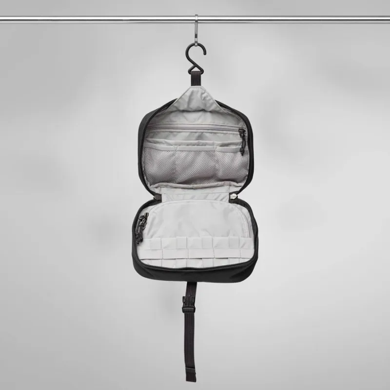 Fjallraven Farden Necessity Bag in Coal Black-4