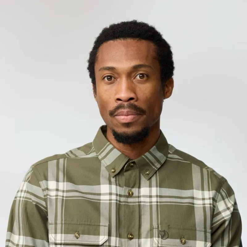 Fjallraven Ovik Lite Men's Flannel Shirt in Laurel Green/Chalk White-5