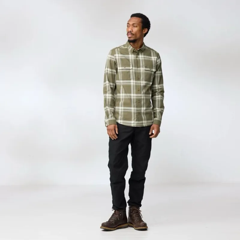 Fjallraven Ovik Lite Men's Flannel Shirt in Laurel Green/Chalk White-2