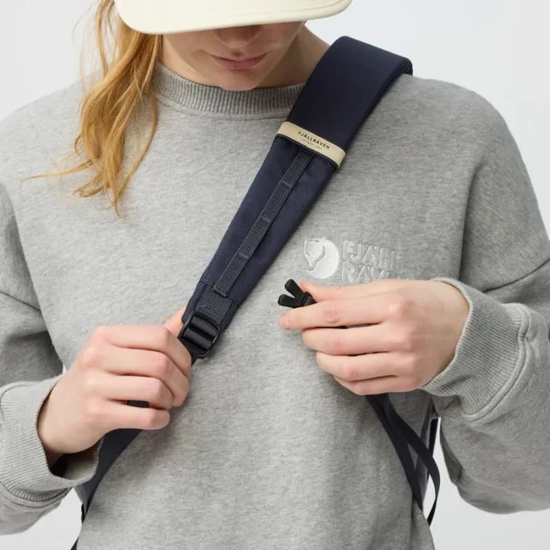 Fjallraven Skule Sling in Deep Forest-5