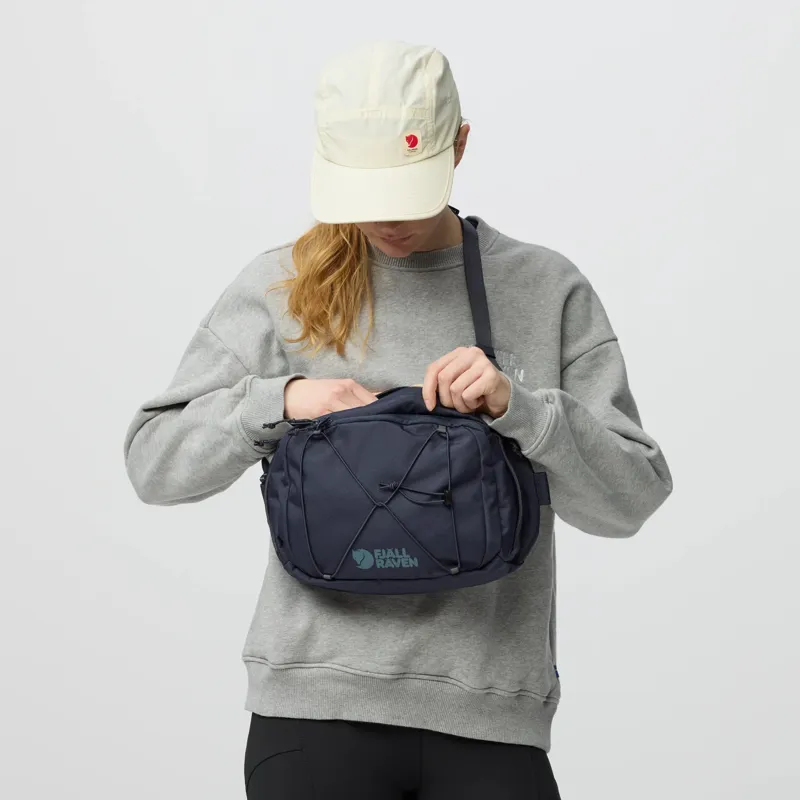 Fjallraven Skule Sling in Navy-7