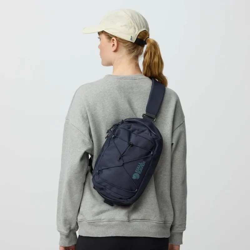 Fjallraven Skule Sling in Navy-9