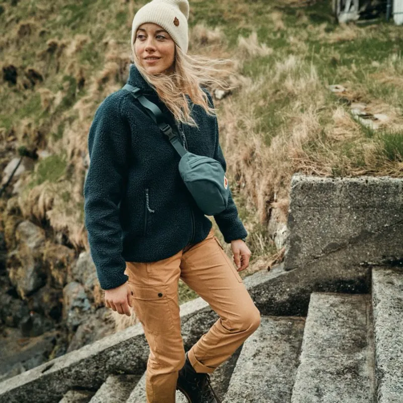 Fjallraven Ulvo Hip Pack Medium in Black-9
