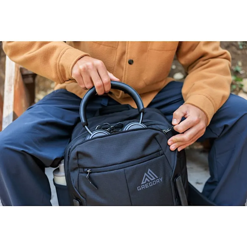 Gregory Border 30 Backpack in Black Lichen-4