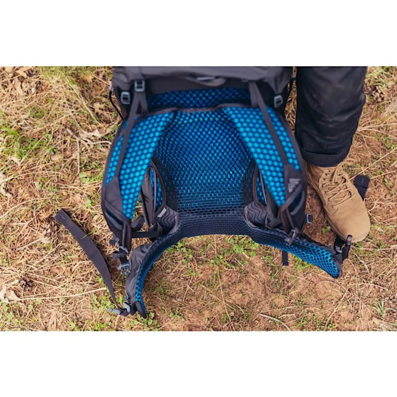 Gregory Focal 48 Backpack 48L in Ozone Black-5