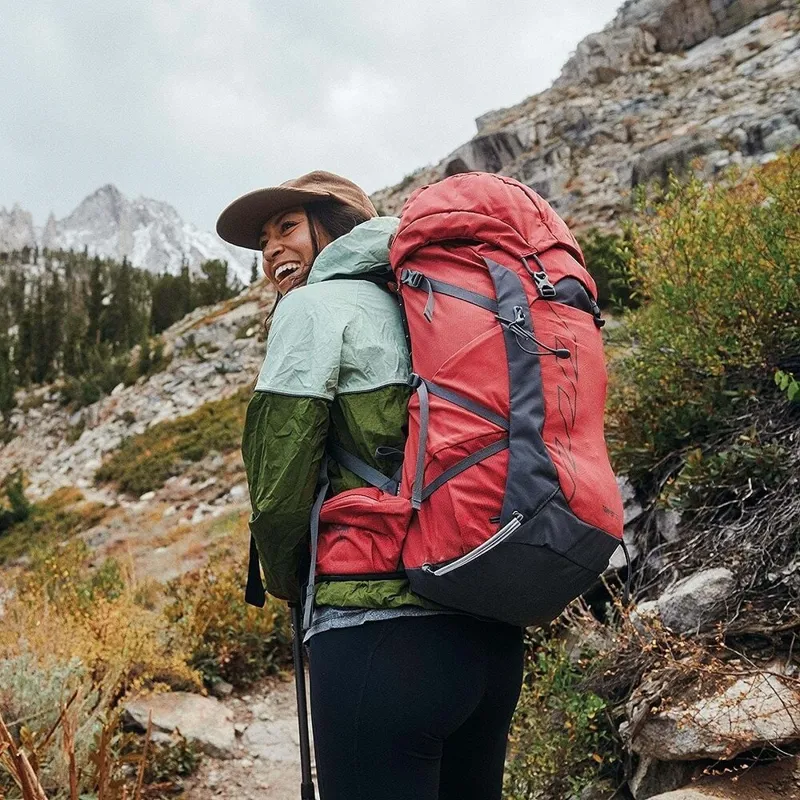 Osprey Tempest 33 Women's Backpack in Red Pampass-Coal Grey-10