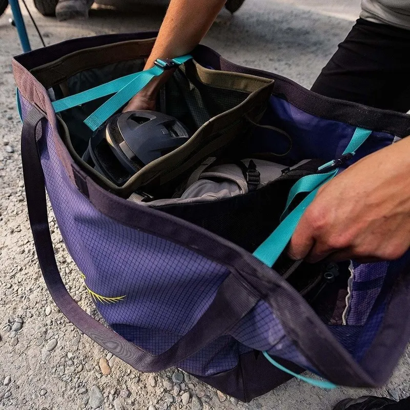 Osprey Transporter Gear Tote 60 in Raven Black-10