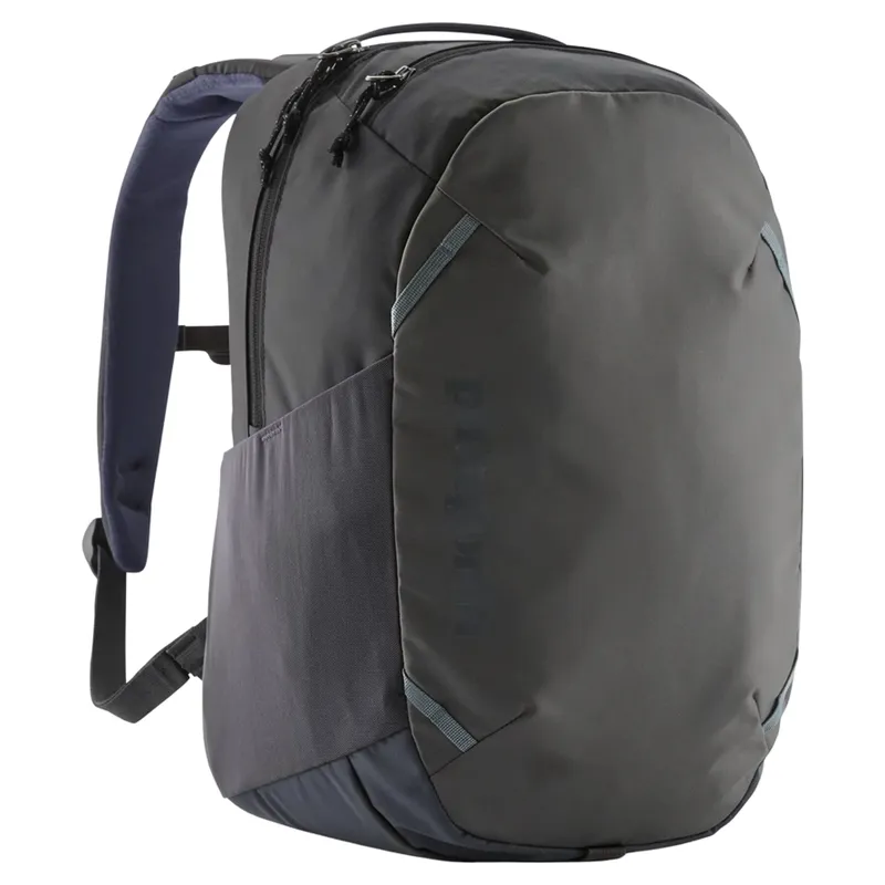 Patagonia Atom Day Pack 24L in Smolder Blue