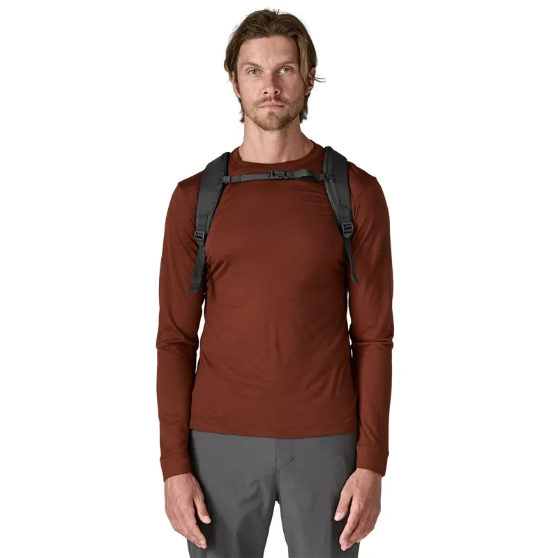 Patagonia Atom Day Pack 24L in Smolder Blue-2
