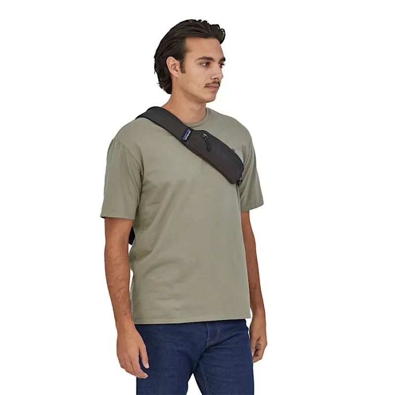 Patagonia Atom Sling Bag 8L in Black-3