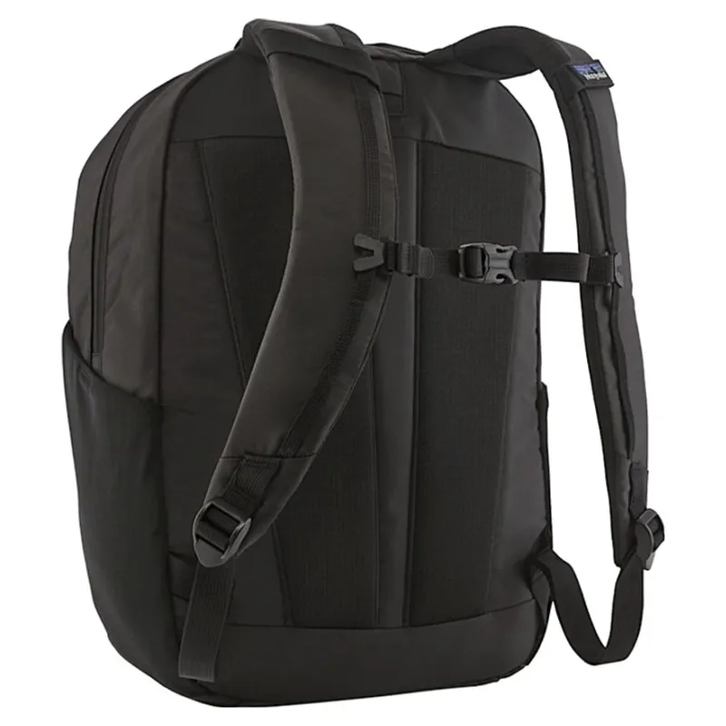 Patagonia Atom Tote Pack 20L in Black-3
