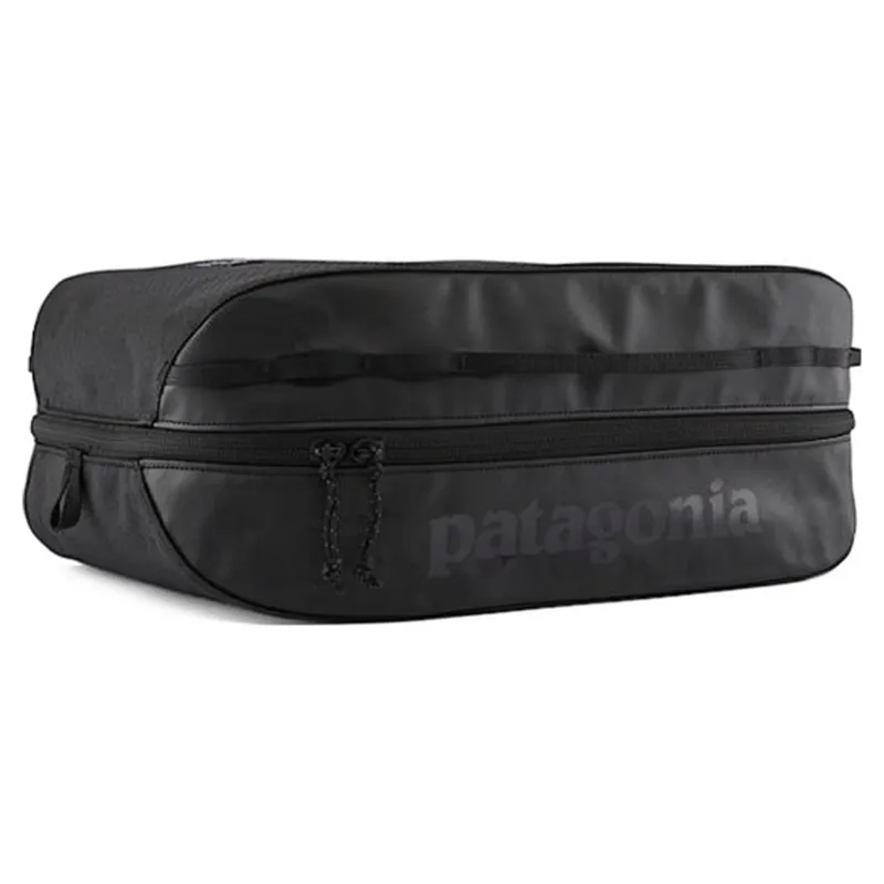 Patagonia Black Hole Cube 14L in Black