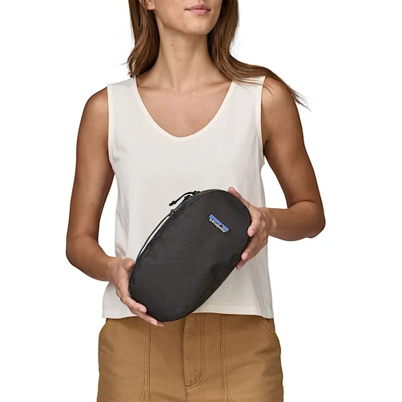 Patagonia Black Hole Cube 3L in Birch White-4