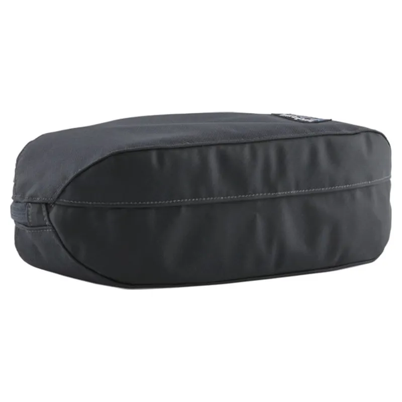 Patagonia Black Hole Cube 3L in Smolder Blue/Amanita Red-1