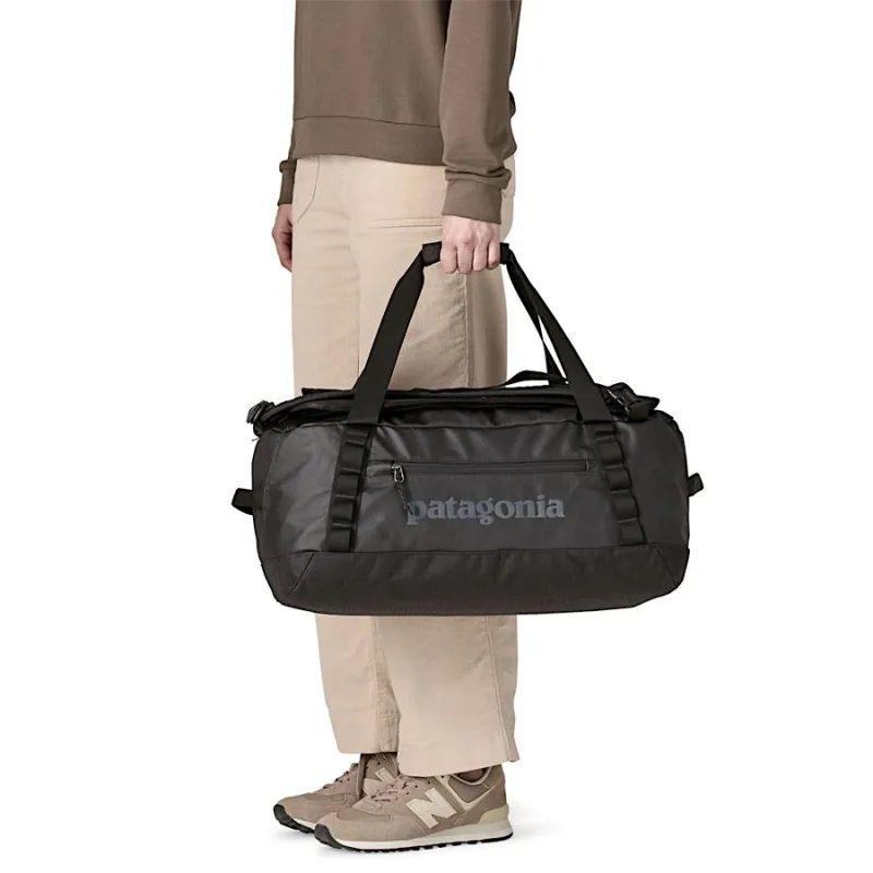 Patagonia Black Hole Duffel 40L in Black/Black-3