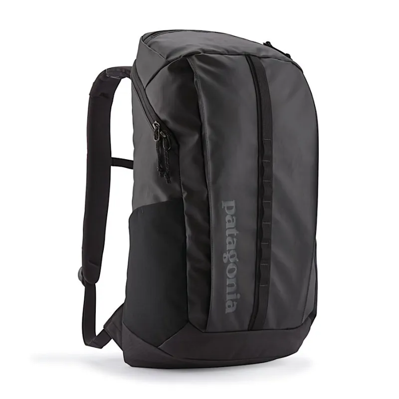 Patagonia Black Hole Pack 25L in Black w/Black