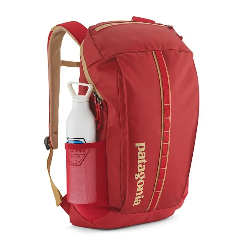 Patagonia Black Hole Pack 25L in Black w/Black-4