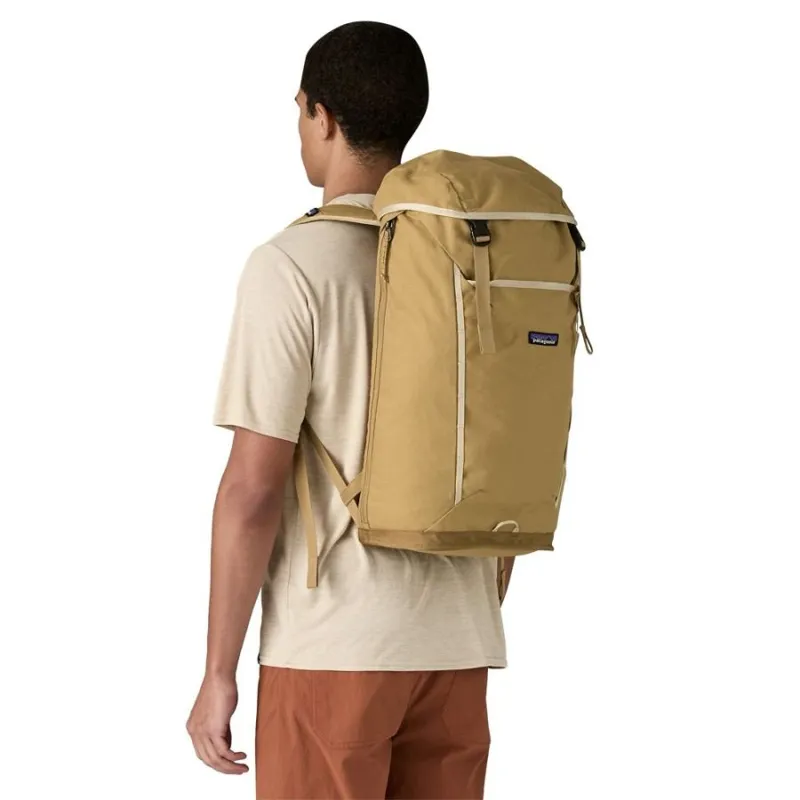 Patagonia Fieldsmith Lid Pack 28L in Classic Tan-3