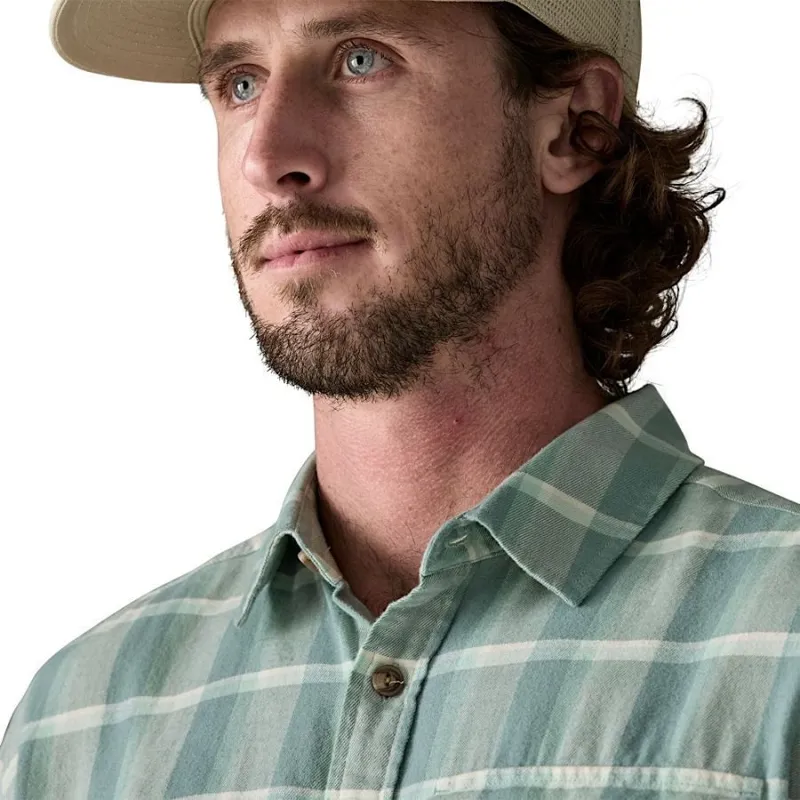 Patagonia Long-Sleeved Lightweight Fjord Flannel Men's Shirt in Prime Shore Blue-1