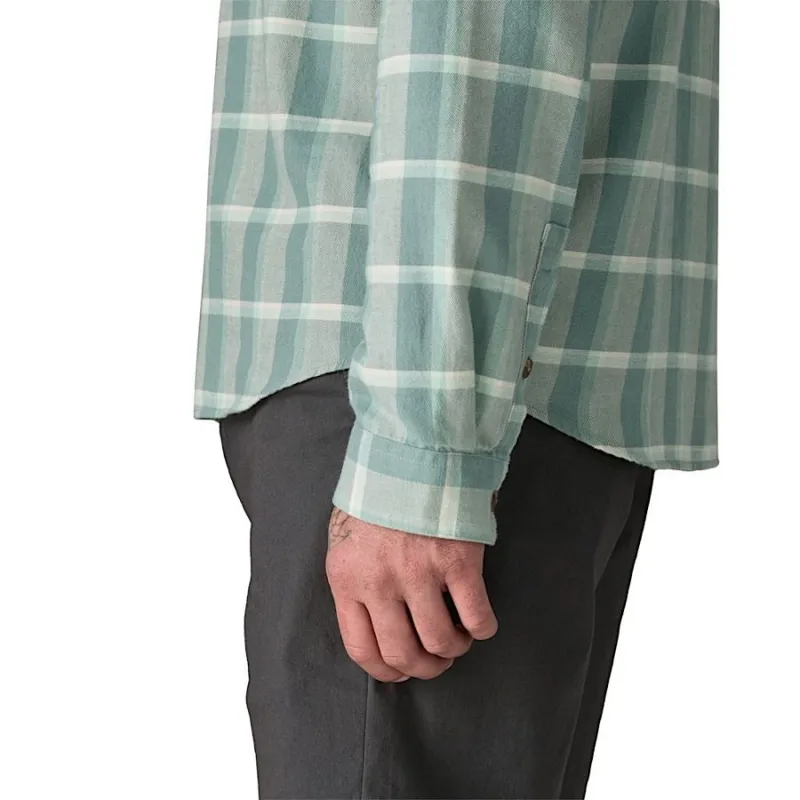 Patagonia Long-Sleeved Lightweight Fjord Flannel Men's Shirt in Prime Shore Blue-3