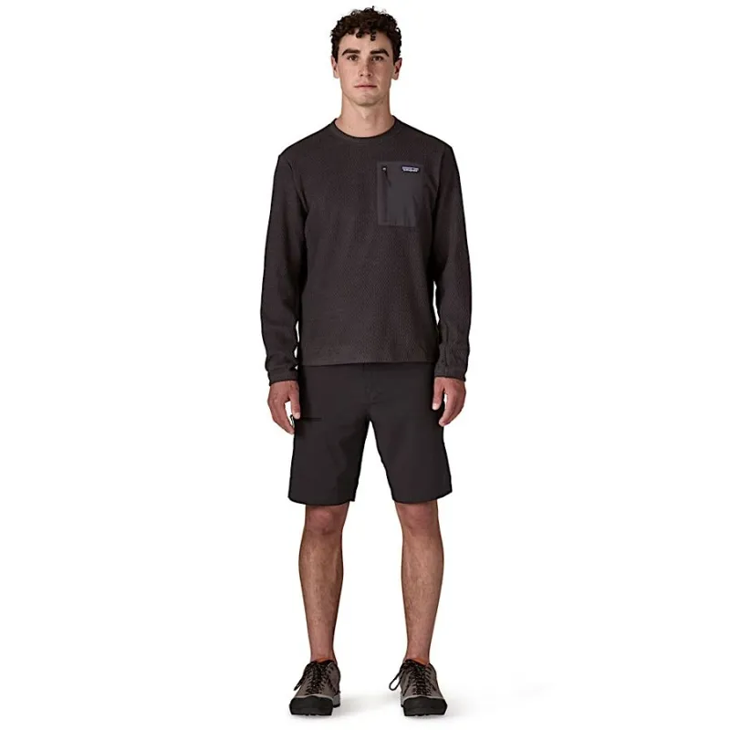 Patagonia Men's R1 Air Fleece Crew in Black-4
