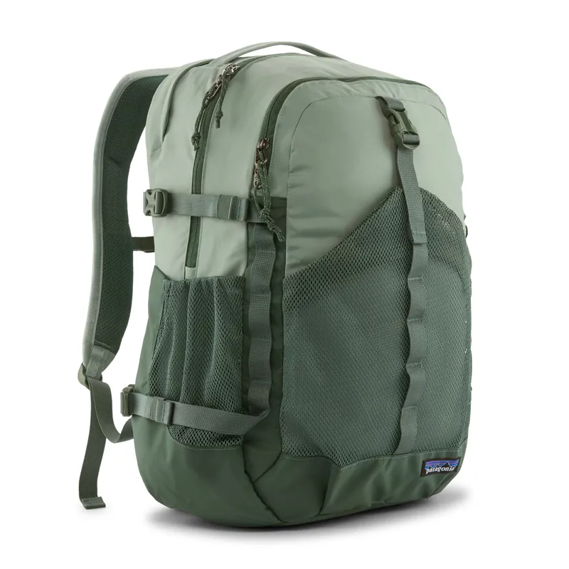 Patagonia Refugio Daypack 30L in Cover Green