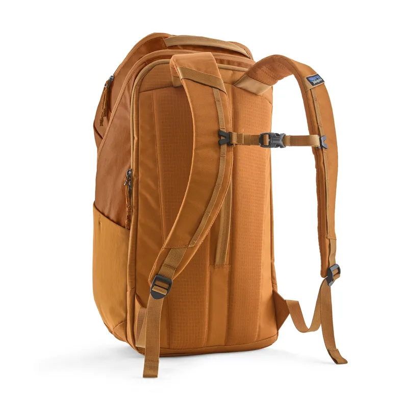 Patagonia Black Hole Pack 32L in Cinnamon Brown-1