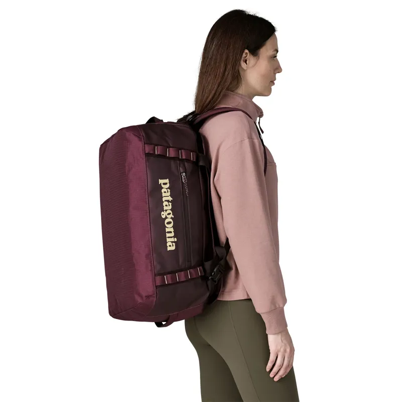 Patagonia Black Hole Duffel 40L in Berry Fig-3