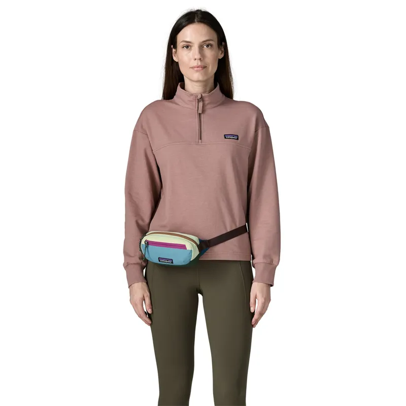 Patagonia Terravia Mini Hip Pack 1L in Vellum Green-4