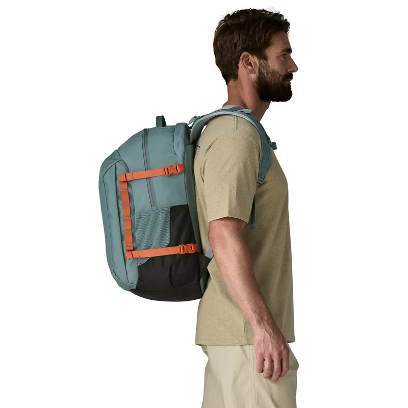 Patagonia Refugio Daypack 32L in Blue Sage-9