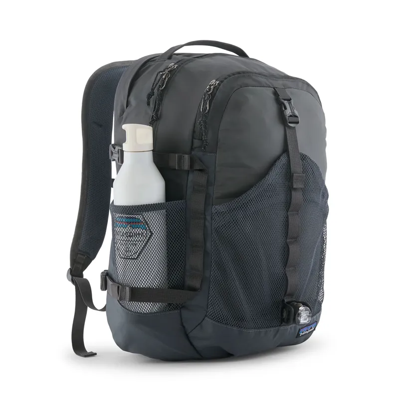 Patagonia Refugio Daypack 30L in Smolder Blue-2