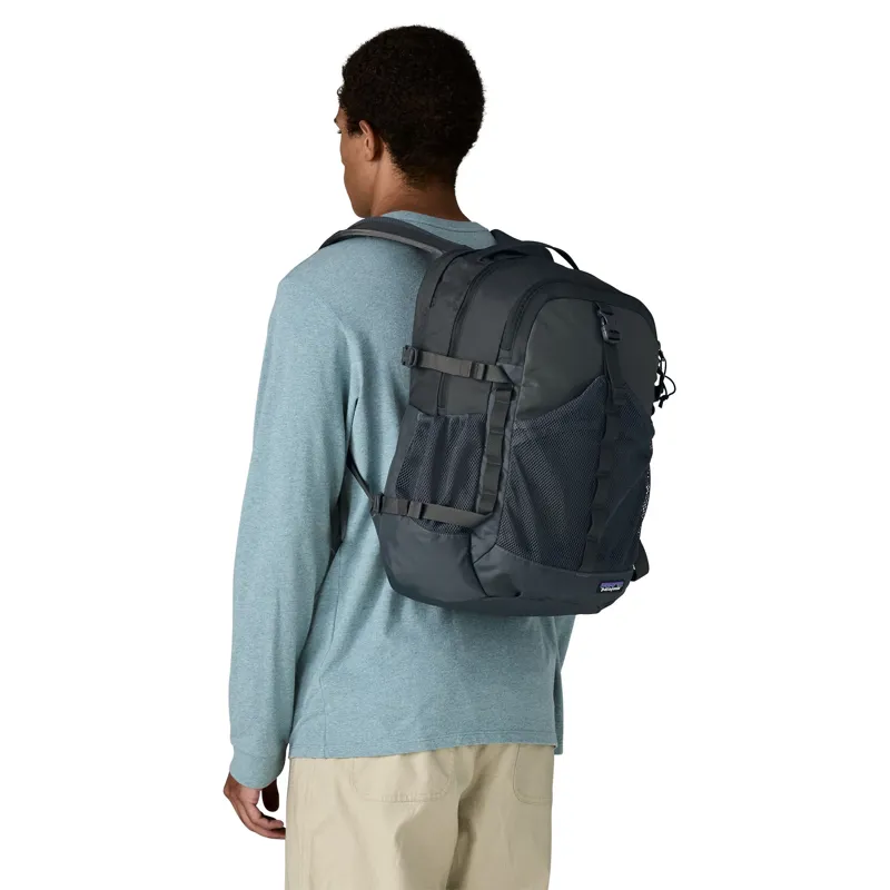 Patagonia Refugio Daypack 30L in Smolder Blue-1