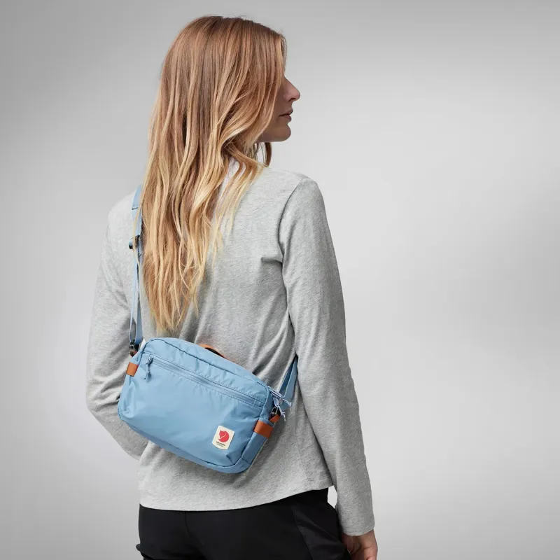 Fjallraven High Coast Crossbody in True Red-7