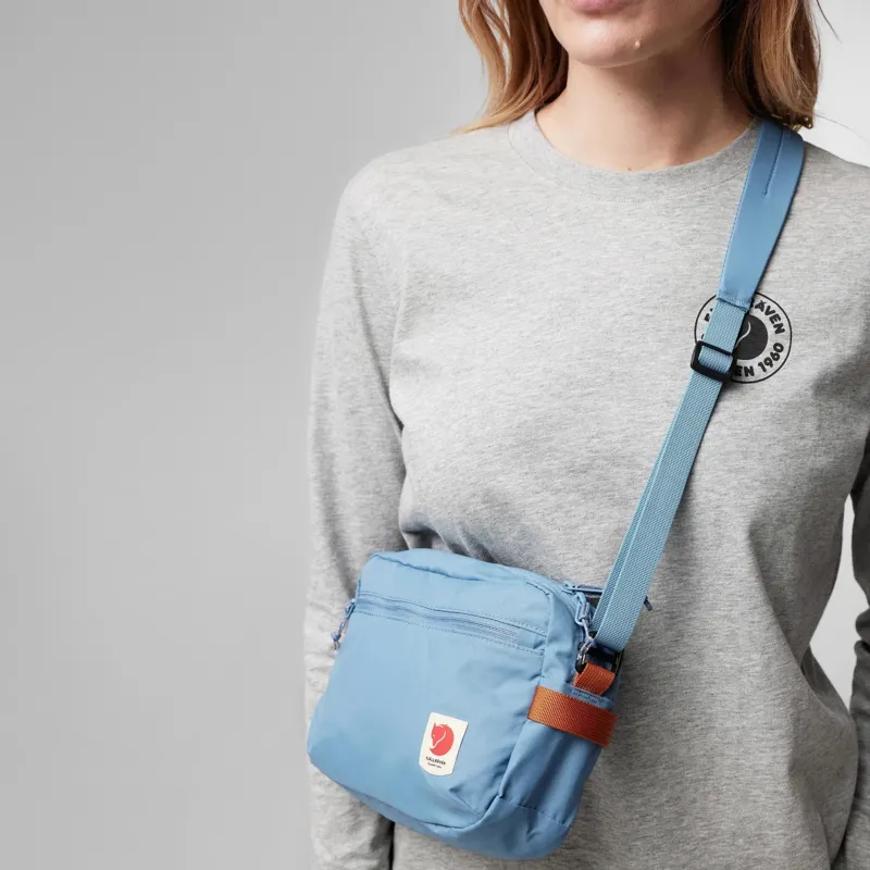 Fjallraven High Coast Crossbody in Black Oak-6