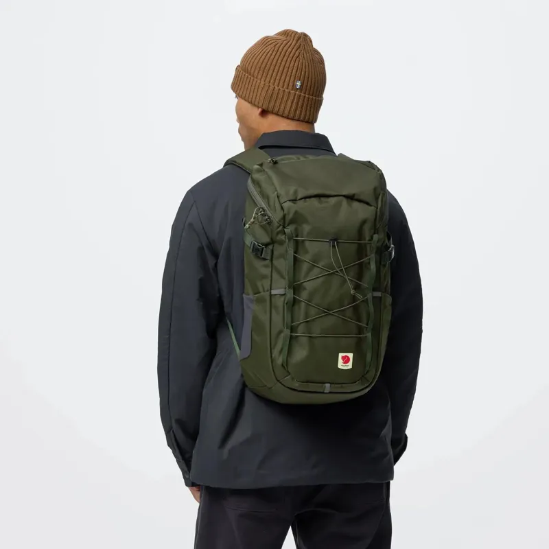 Fjallraven Skule Top Zip 30 in Black-4