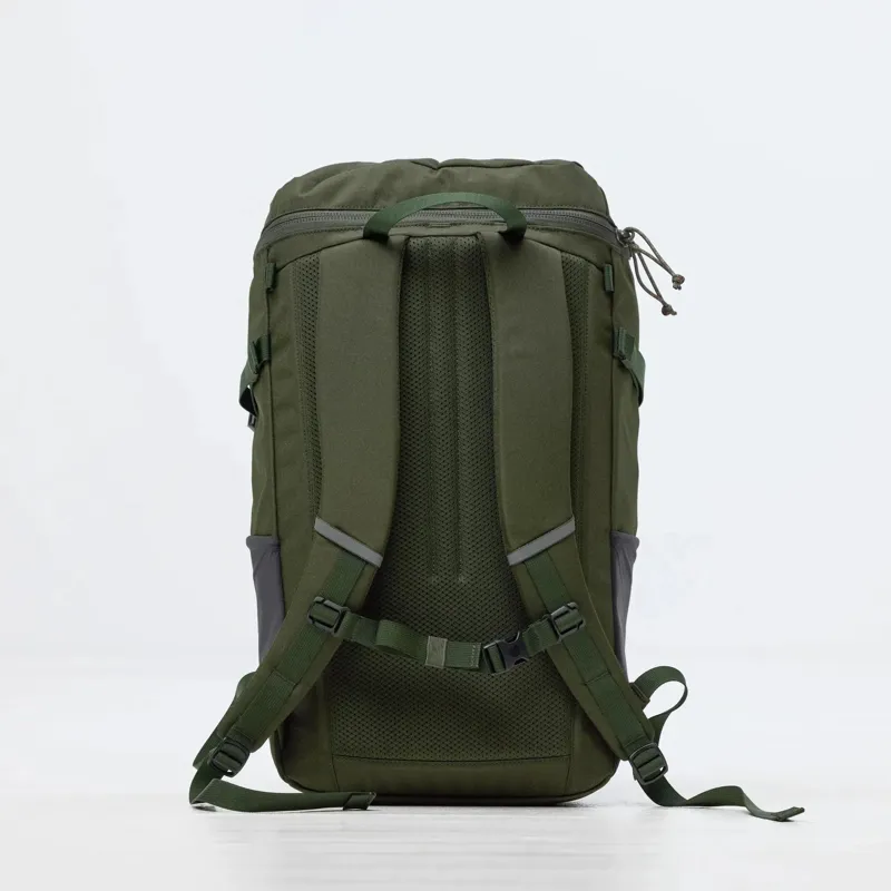 Fjallraven Skule Top Zip 30 in Black-9