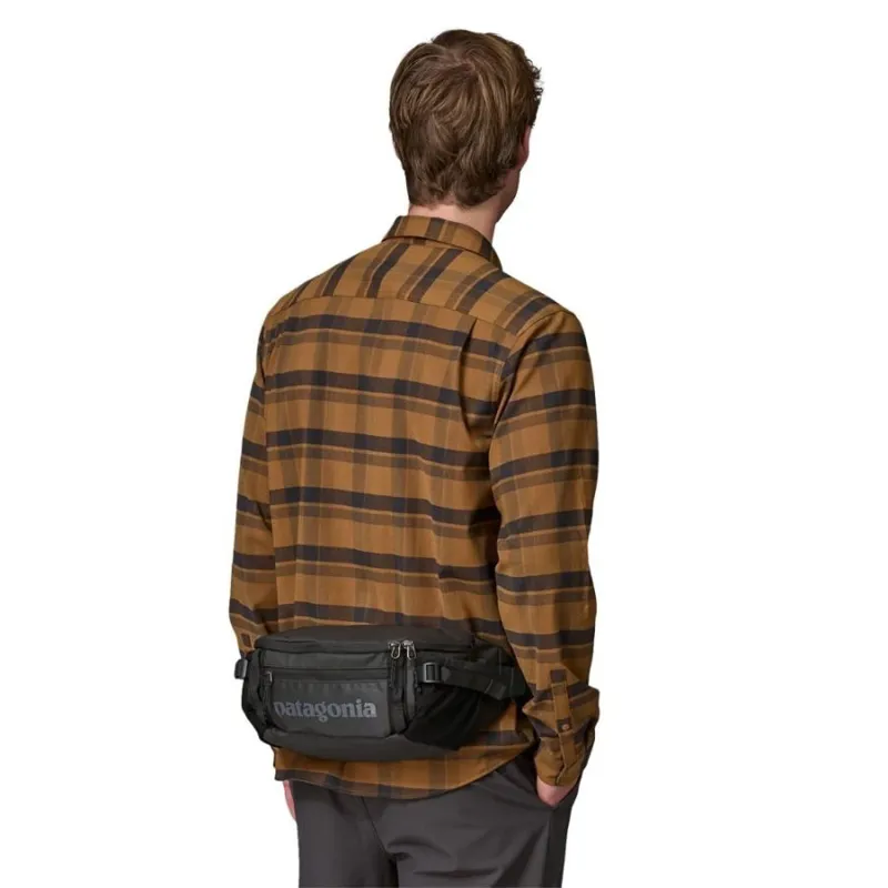 Patagonia Black Hole Waist Pack 5L in Cinnamon Brown-3