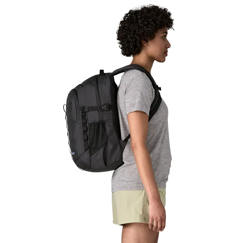 Patagonia Refugio Daypack 26L in Black-2