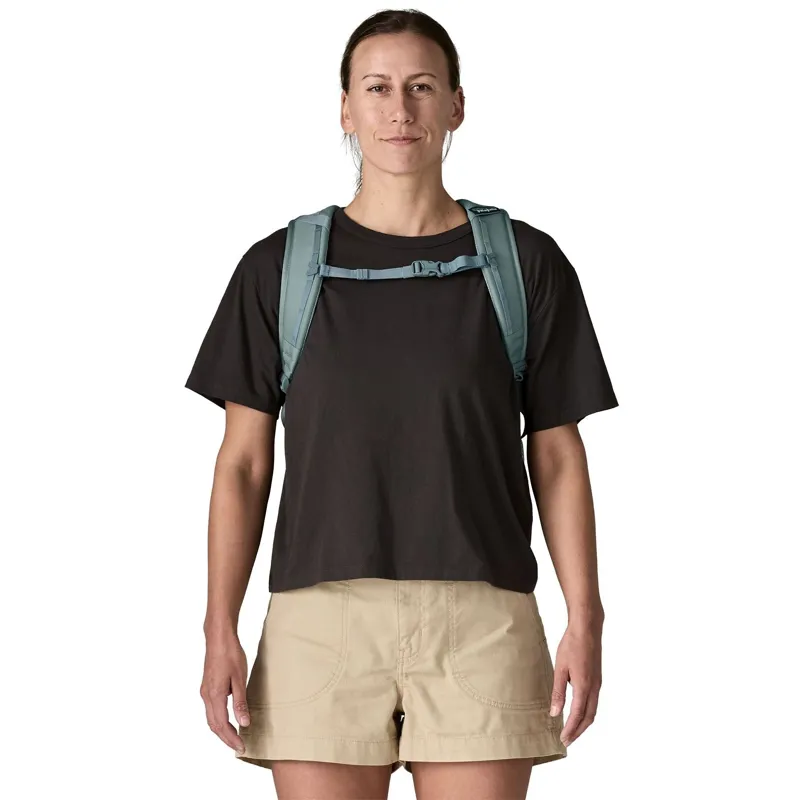 Patagonia Refugio Daypack 26L in Blue Sage-3