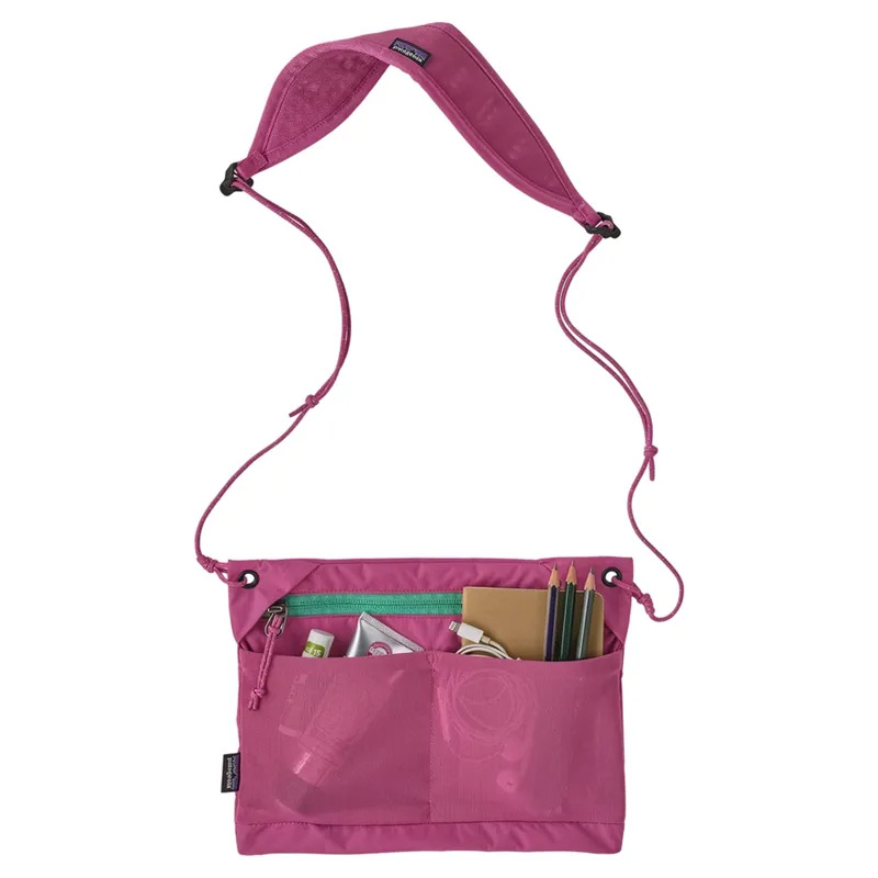 Patagonia Terravia Sacoche in Faded Magenta-2