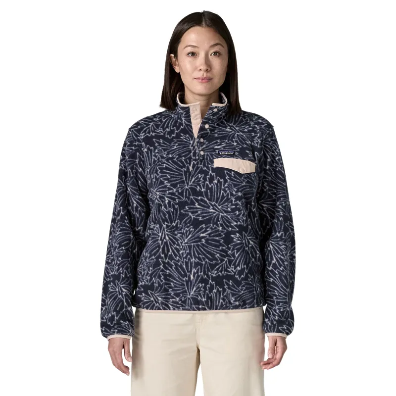 Patagonia Womens Lightweight Synchilla Snap-T Fleece Pullover in Saxifrage-Sunken Blue-4