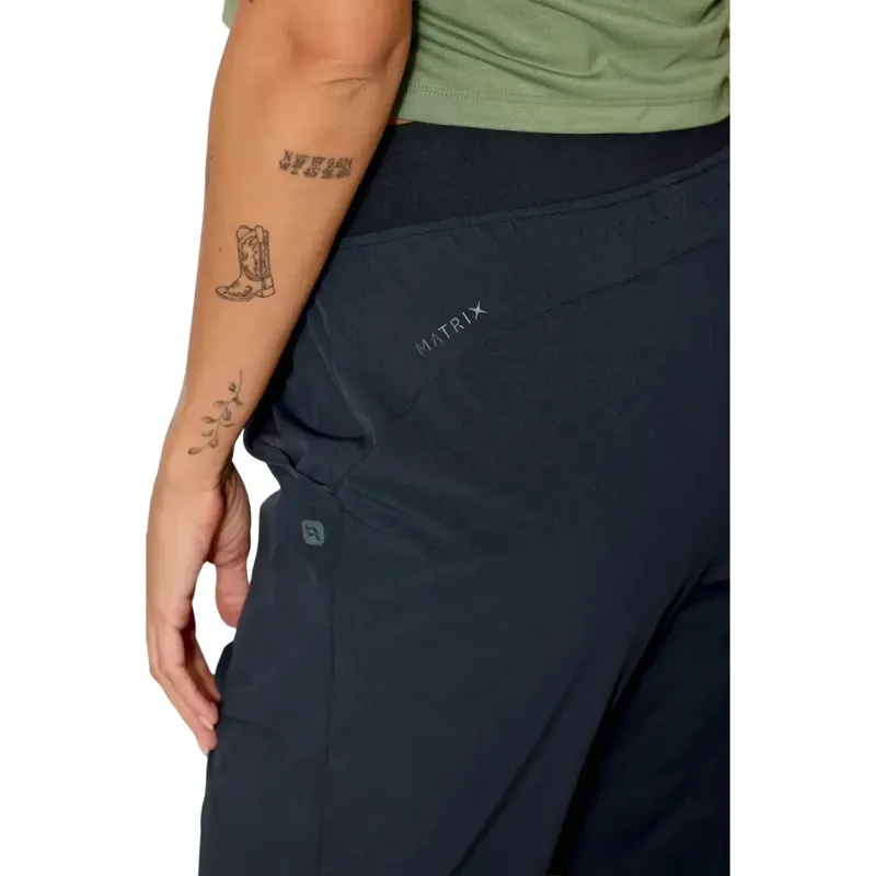 Rab Momentum Women's Pants in Beluga-7