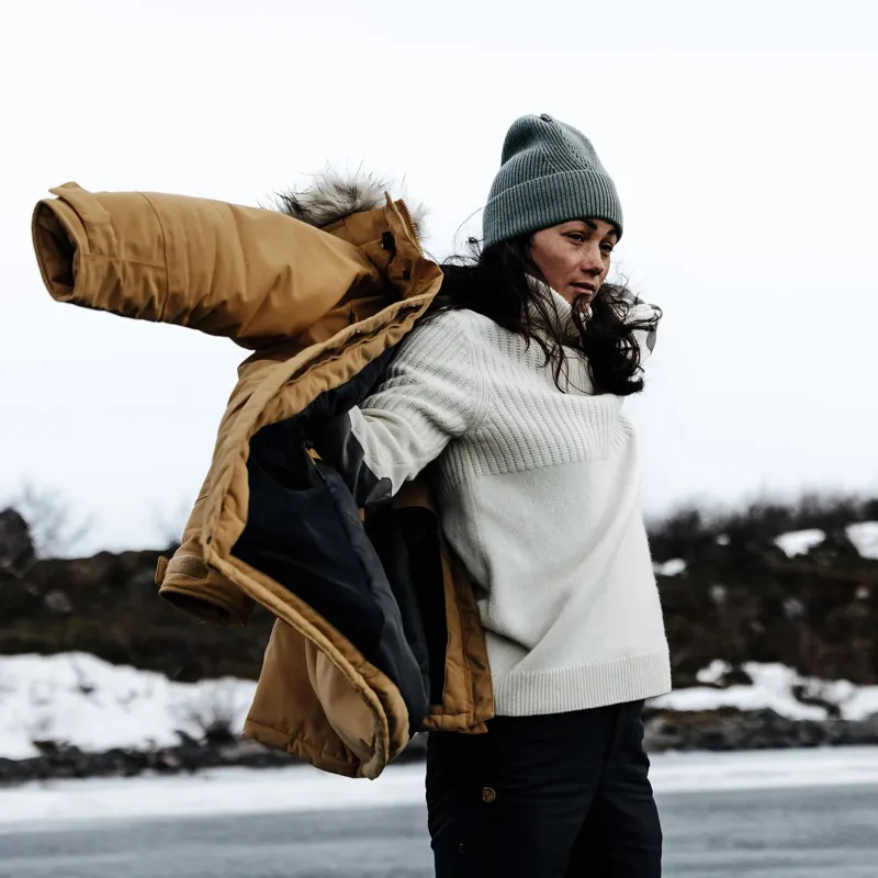 Fjallraven Womens Nuuk Parka in Dark Navy-11