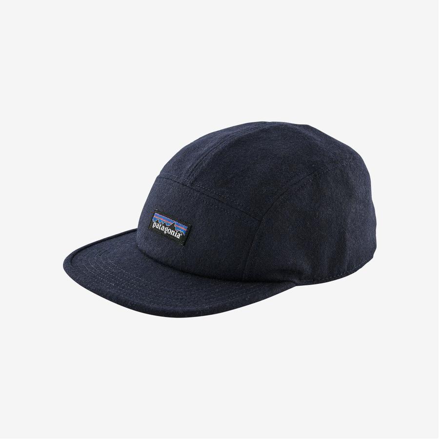 love your melon hat with pom pom
