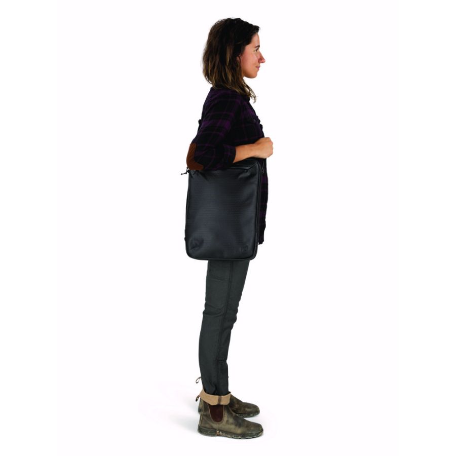 OSPREY ARCHEON LAPTOP CASE BLK 21