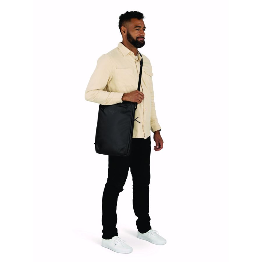 OSPREY ARCHEON LAPTOP CASE BLK 25