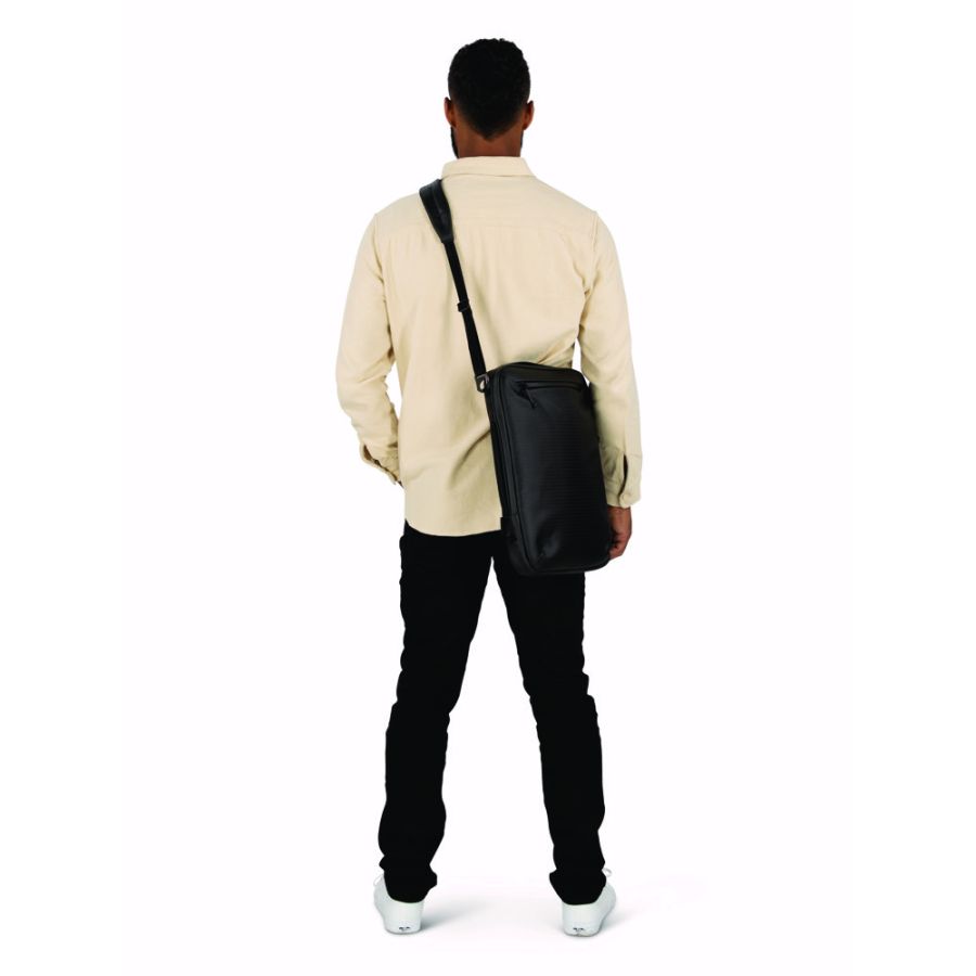 OSPREY ARCHEON LAPTOP CASE BLK 27