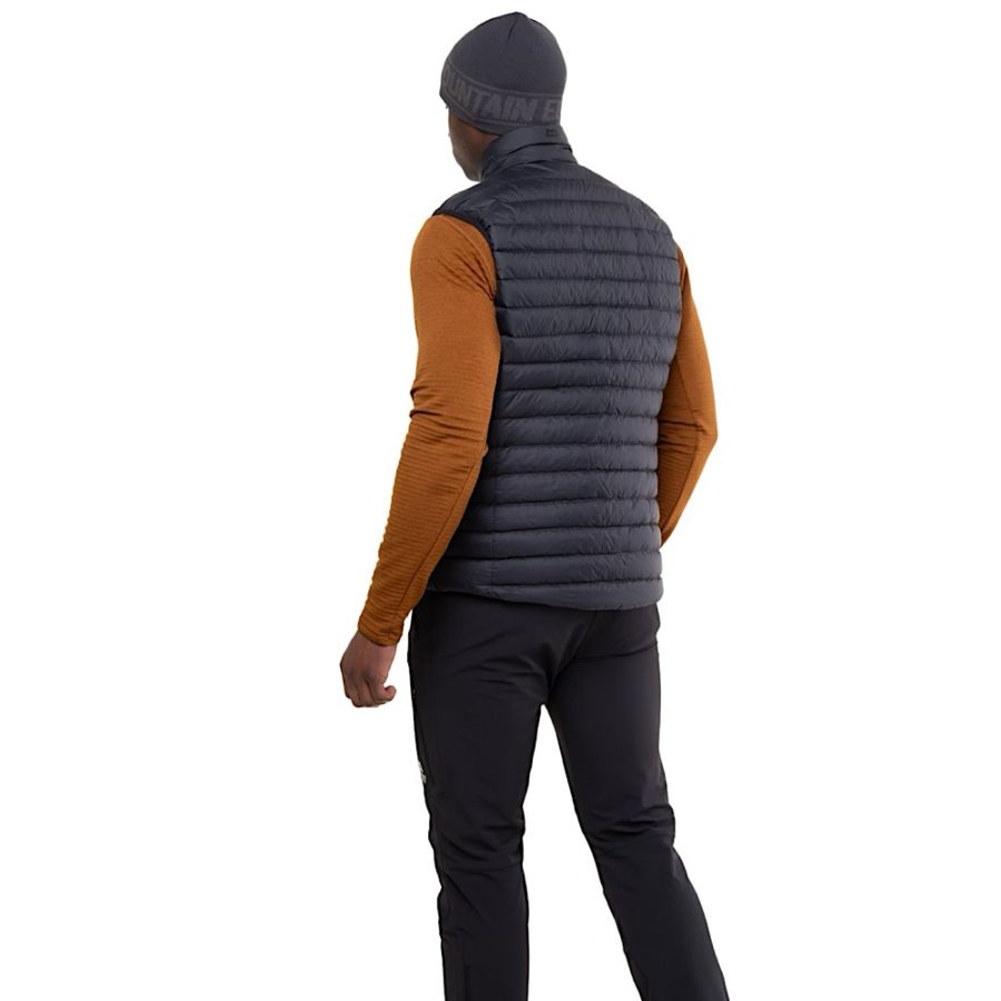 ME EARTHRISE VEST BLK 06